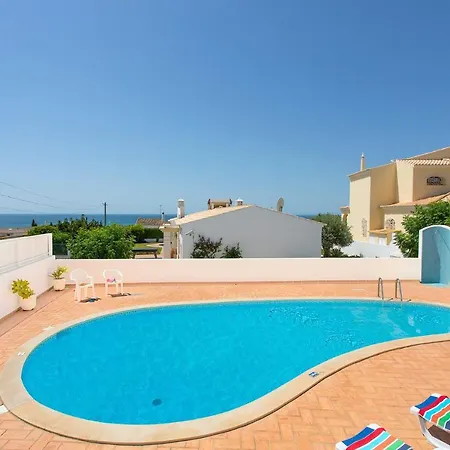 Primavera By 阿尔布费拉